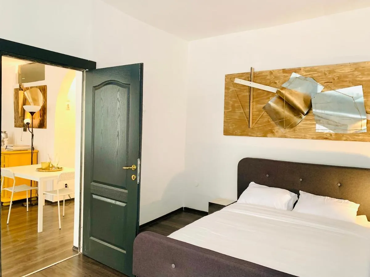 Sada Gallery II Bucharest Apartment